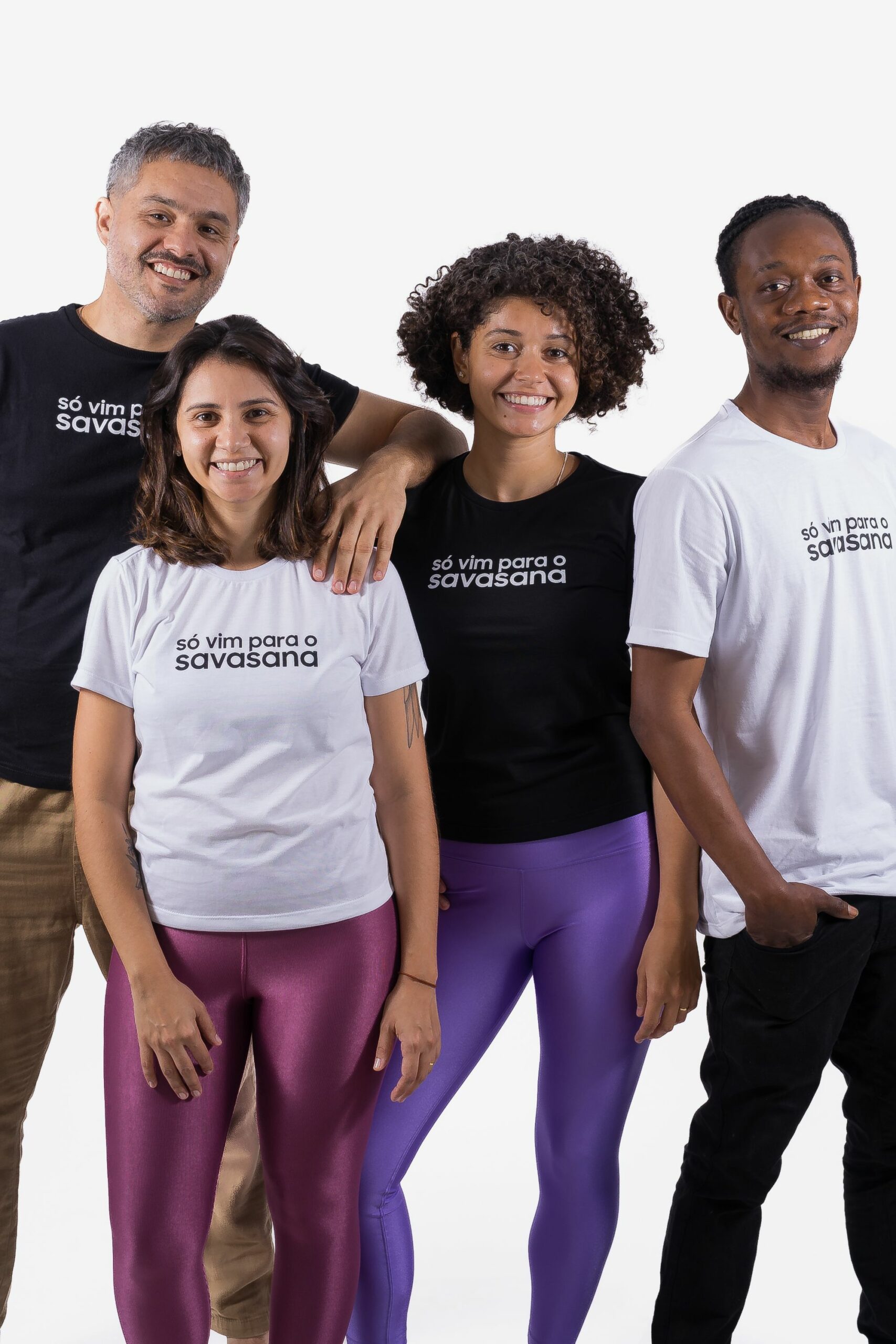 camiseta-savasana-yogateria-01-scaled